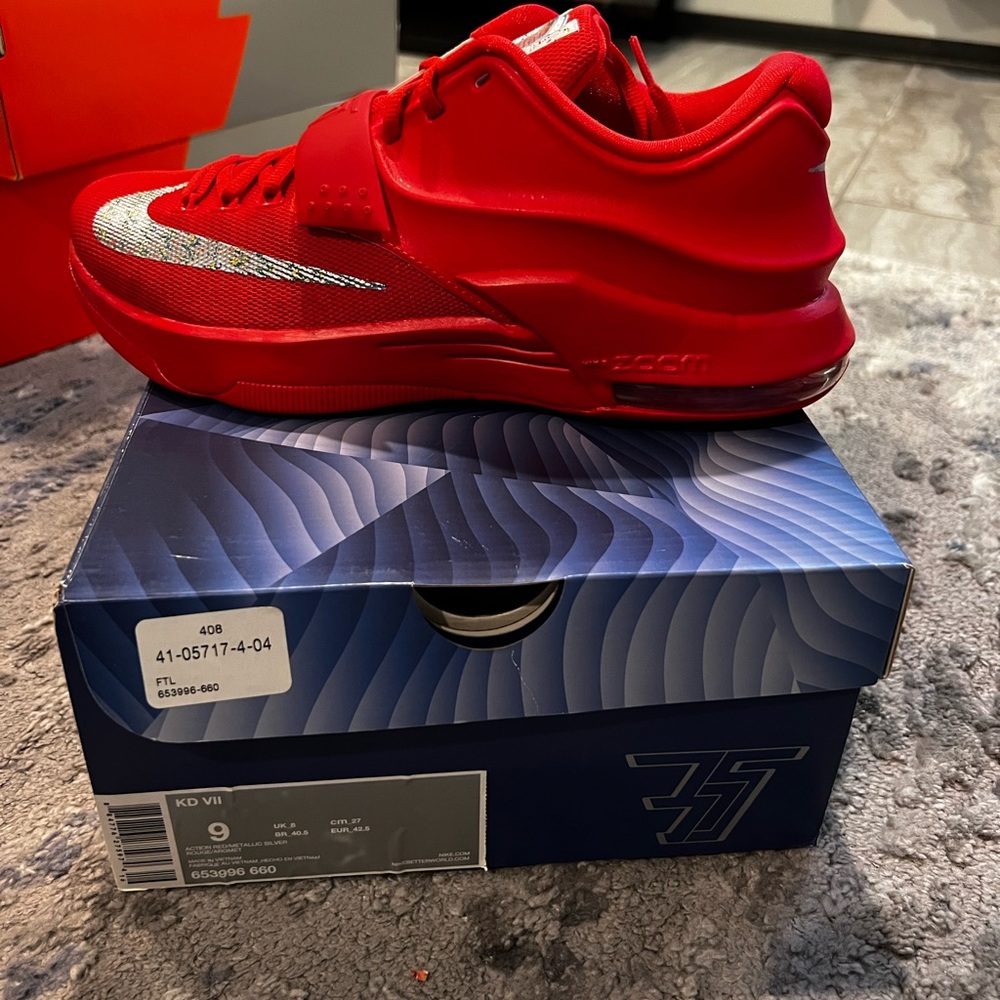 KD VII red